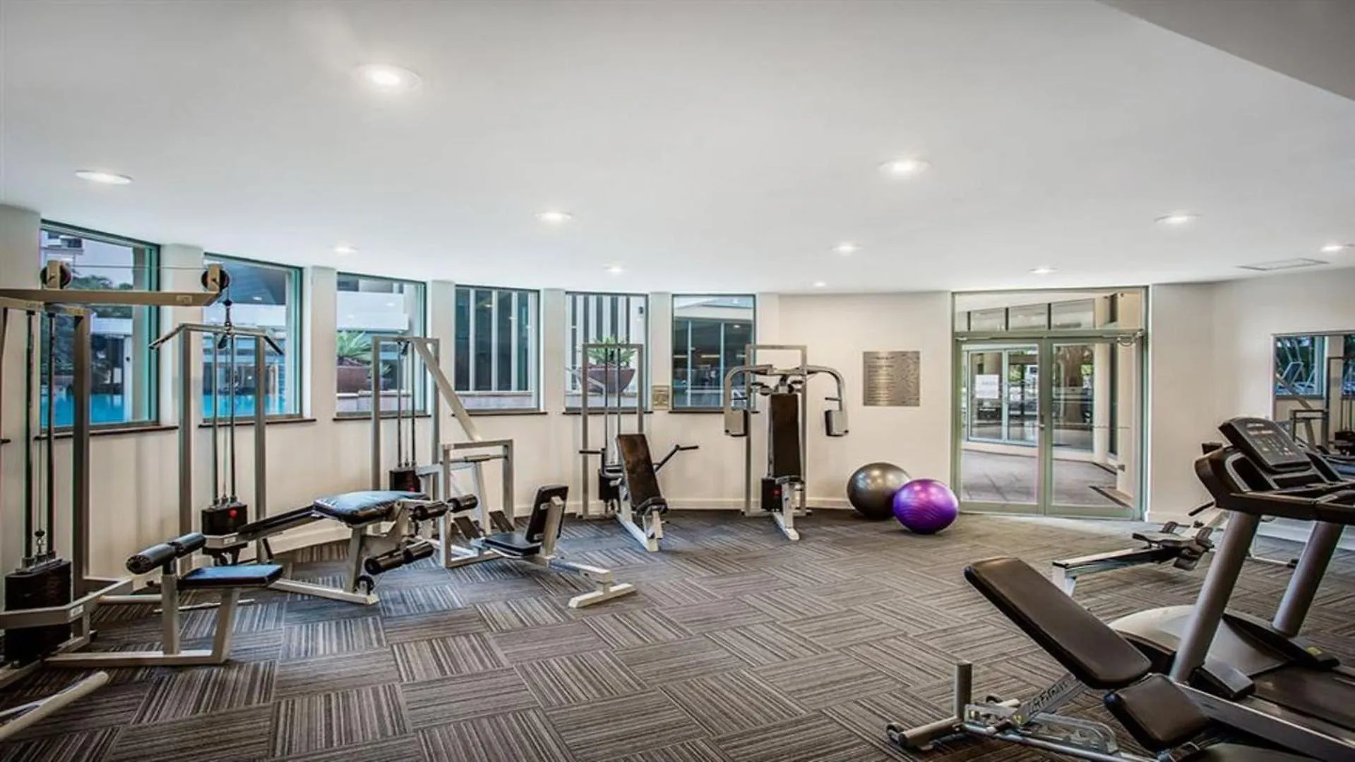 Two Bedroom Dual Key Resort Apartment At Legends Gold Coast