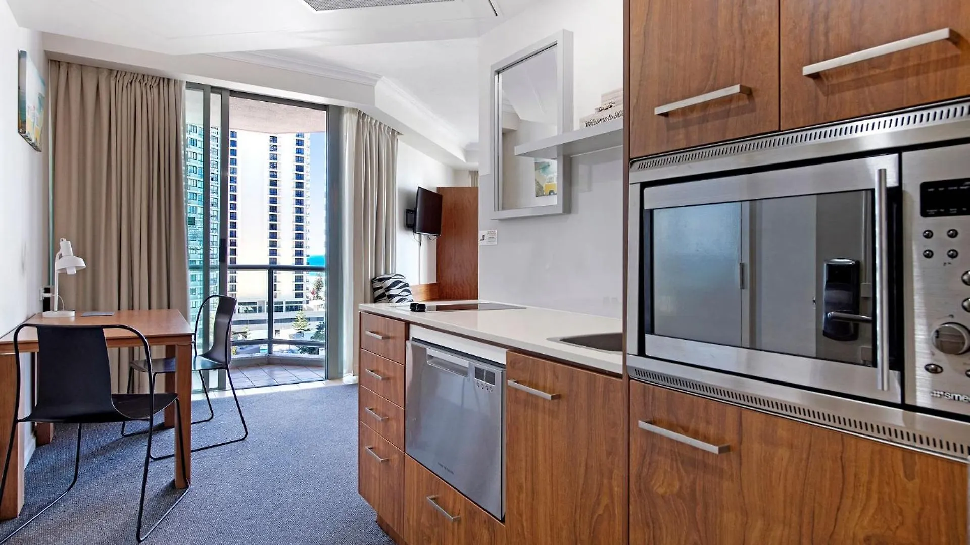 Two Bedroom Dual Key Resort Apartment At Legends Gold Coast Australia