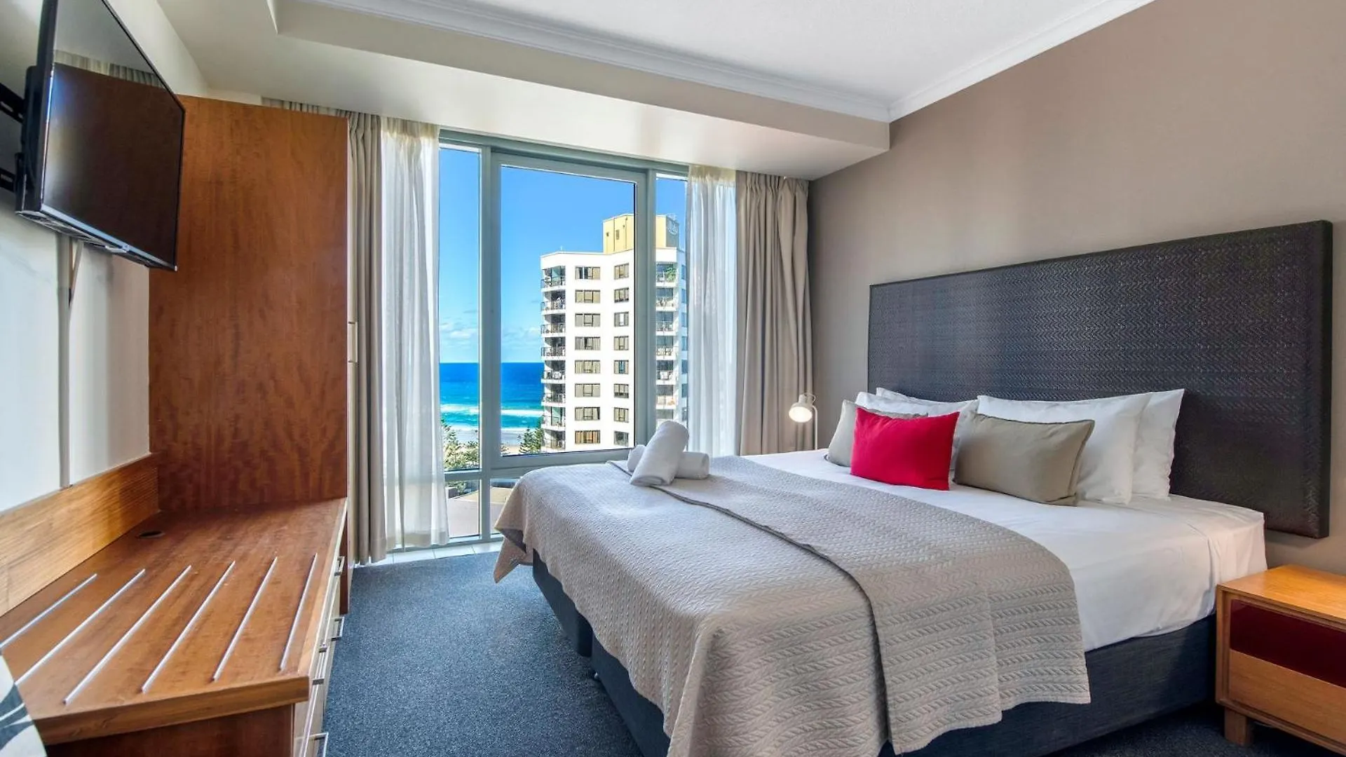 Two Bedroom Dual Key Resort Apartment At Legends Gold Coast