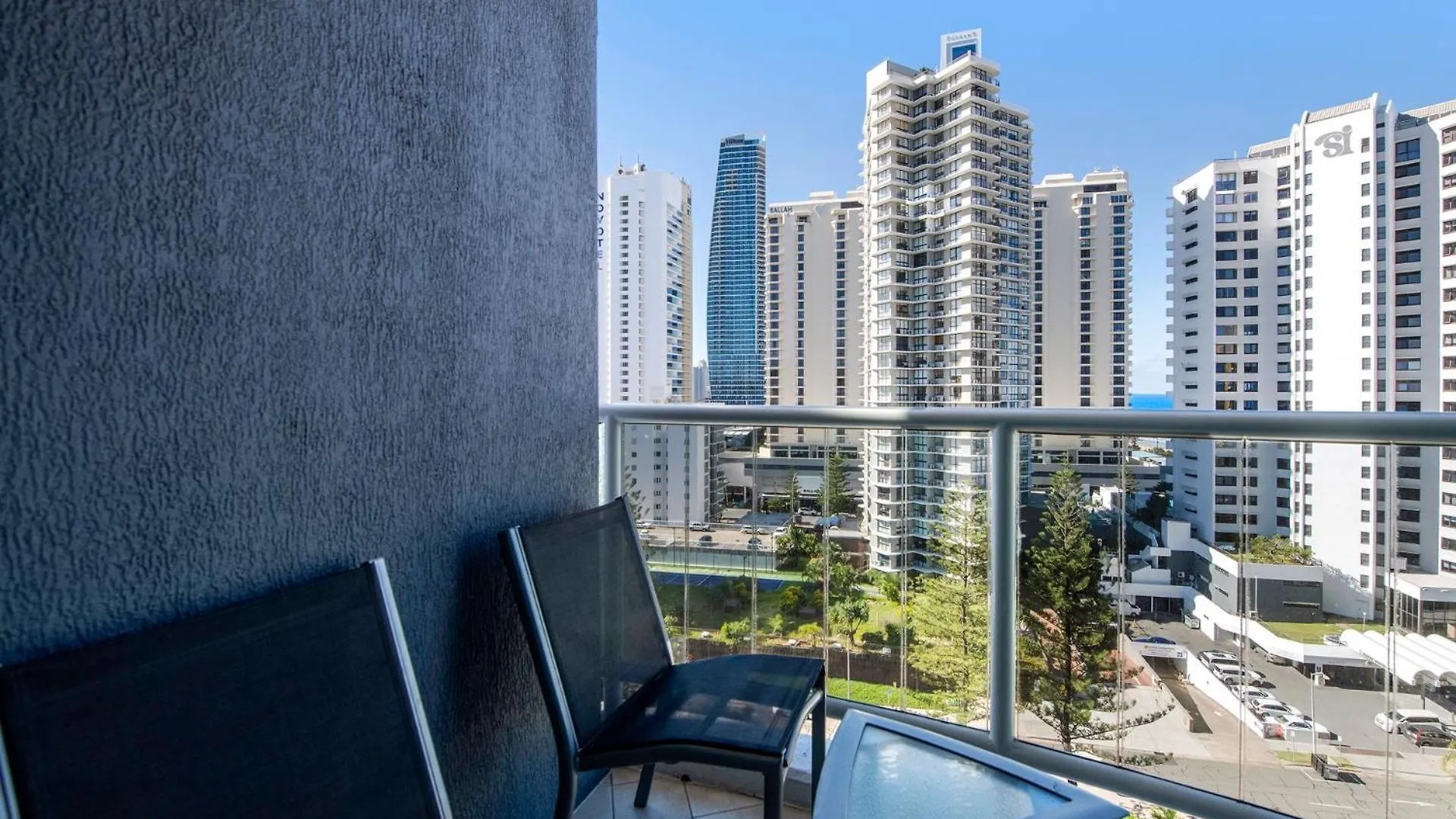 Two Bedroom Dual Key Resort Apartment At Legends Gold Coast